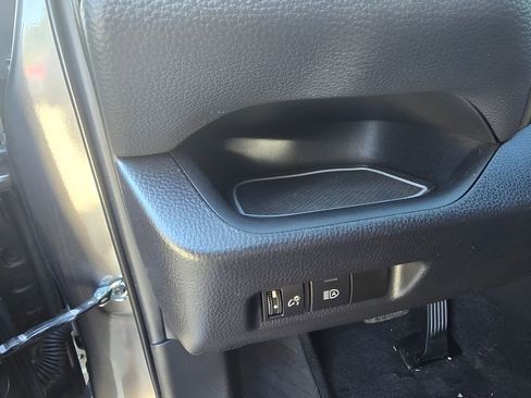 Used 2021 Toyota RAV4 XLE image 43