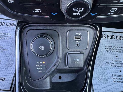 Used 2018 Jeep Compass Latitude w/ Popular Equipment Group image 18