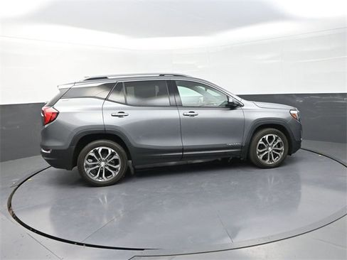 Used 2021 GMC Terrain SLT image 8