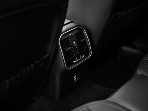 Certified 2023 Porsche Macan S AWD/4WD image 30
