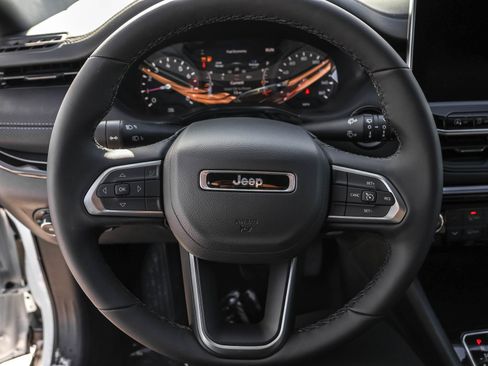 New 2026 Jeep Compass Latitude image 26