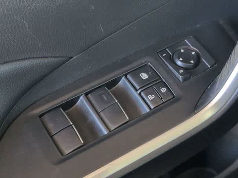 Used 2021 Toyota RAV4 XLE Premium image 41