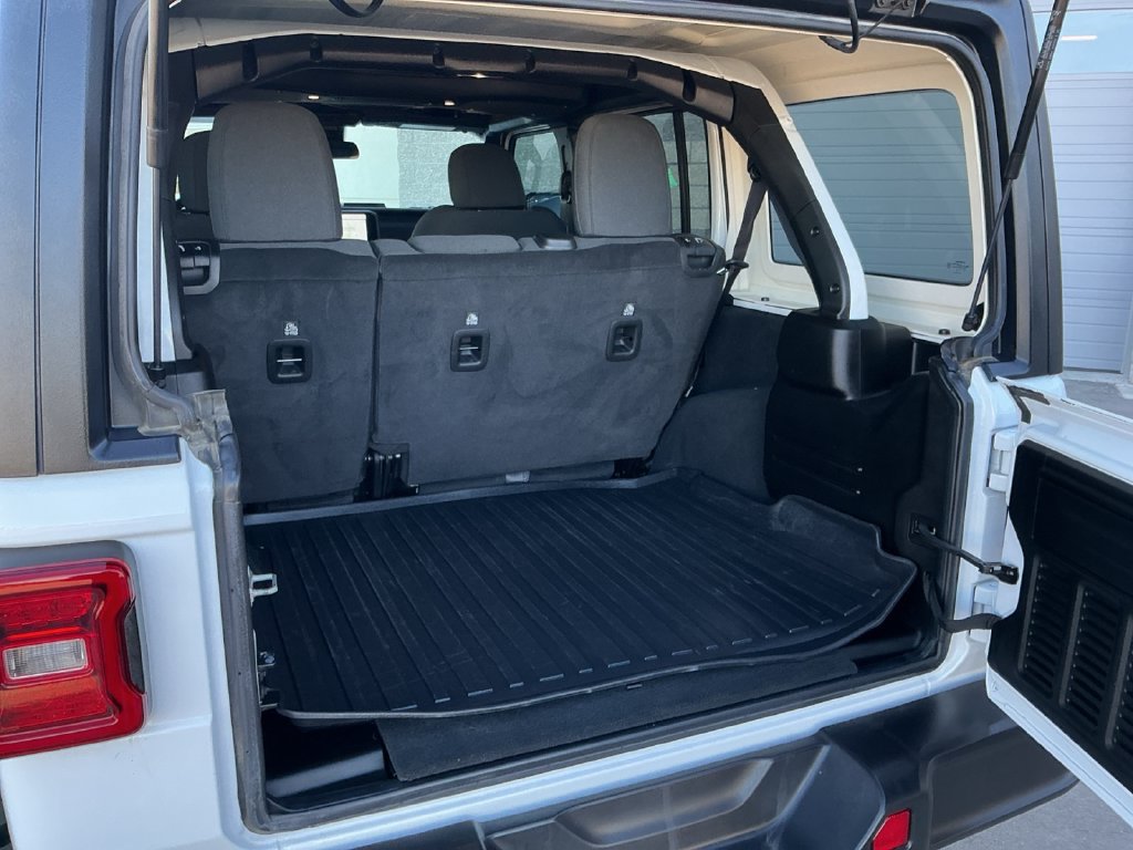 Used 2024 Jeep Wrangler Unlimited Rubicon AWD/4WD image 29
