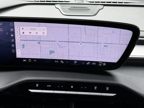 Used 2025 Buick Enclave Avenir w/ Trailering Package, 5000 lbs. image 32