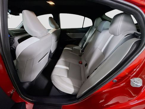 Used 2025 Toyota Camry SE w/ Convenience Package FWD image 25