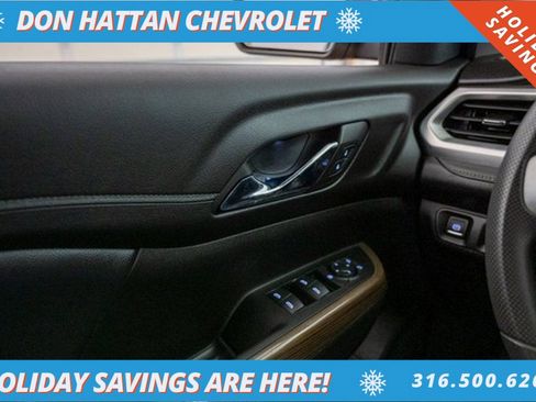 Used 2023 GMC Acadia SLE w/ Driver Convenience Package image 17