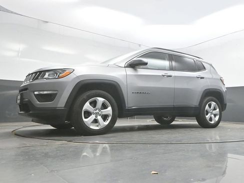 Used 2020 Jeep Compass Latitude w/ Cold Weather Group image 35