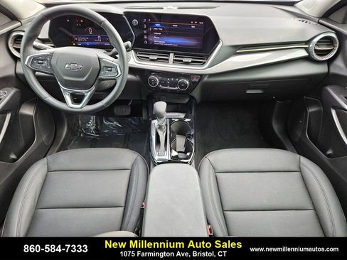 Used 2025 Chevrolet Trax ACTIV w/ Driver Confidence Package image 12