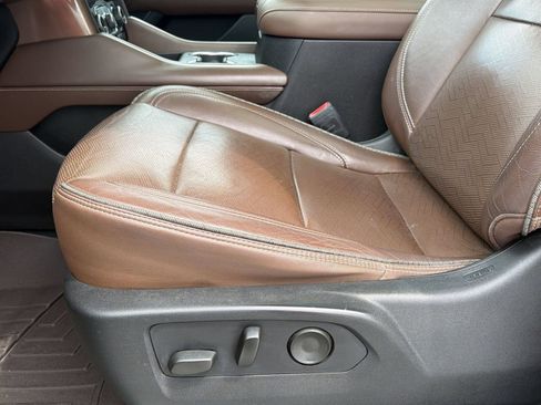 Used 2021 Chevrolet Tahoe High Country w/ Premium Package RWD image 15