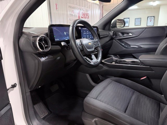 Used 2025 Chevrolet Equinox LT FWD image 10