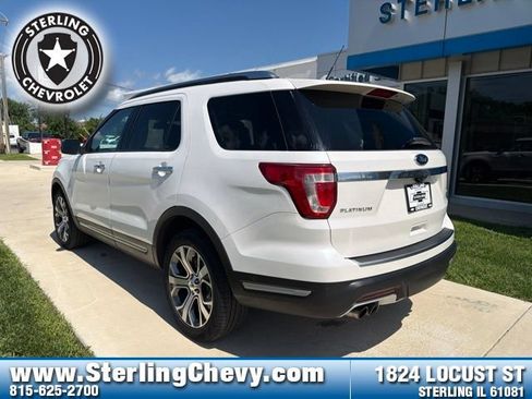 Used 2018 Ford Explorer Platinum AWD/4WD image 3