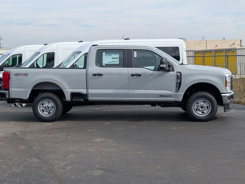 New 2026 Ford F250 XL w/ XL Chrome Package image 3