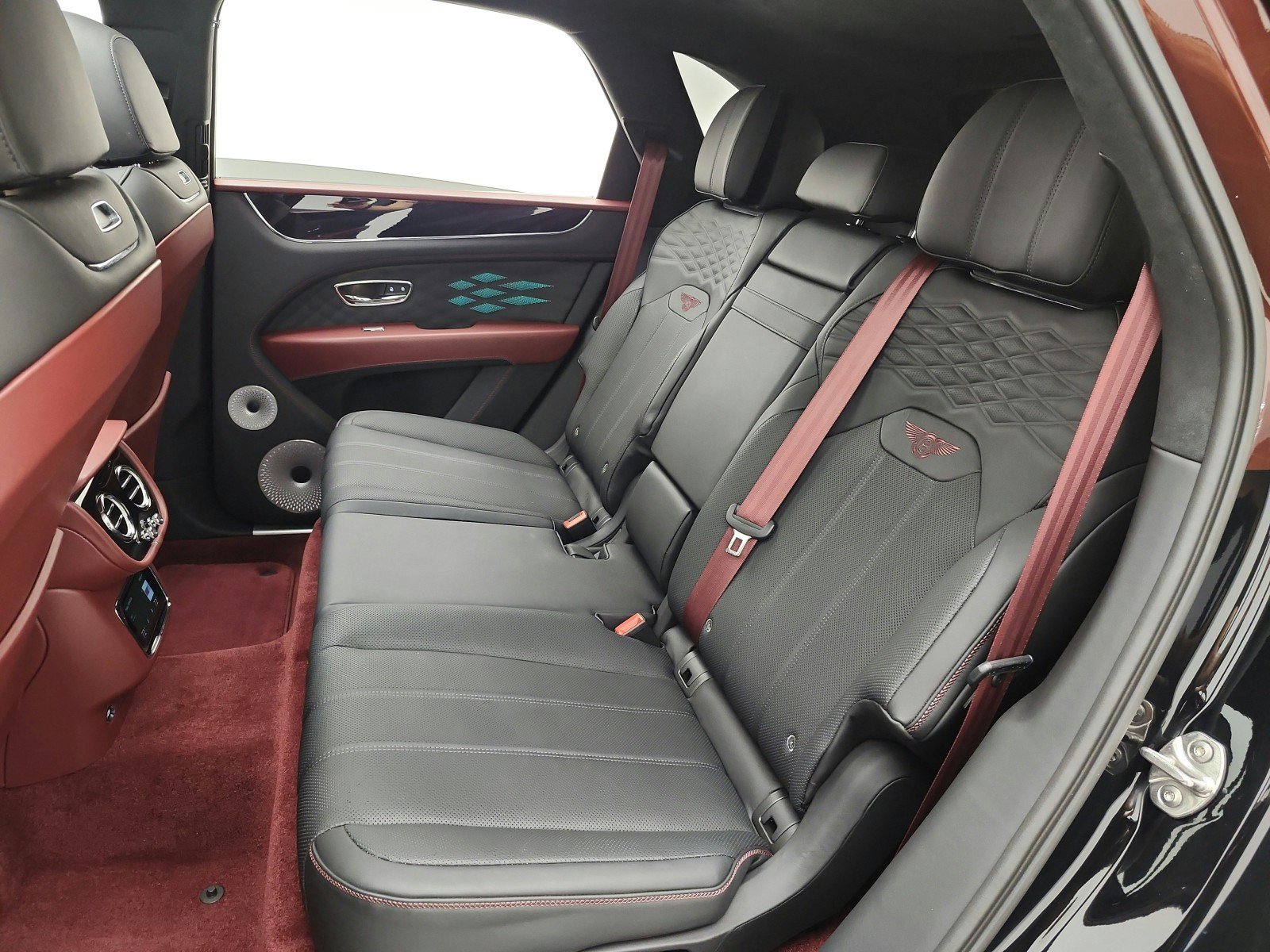 Used 2025 Bentley Bentayga AWD/4WD image 13