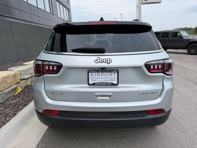 Used 2024 Jeep Compass Limited AWD/4WD image 4