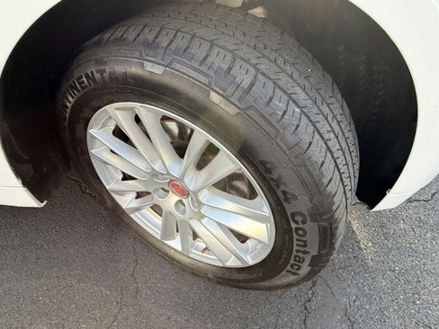 Used 2018 Jaguar F-PACE Prestige image 28