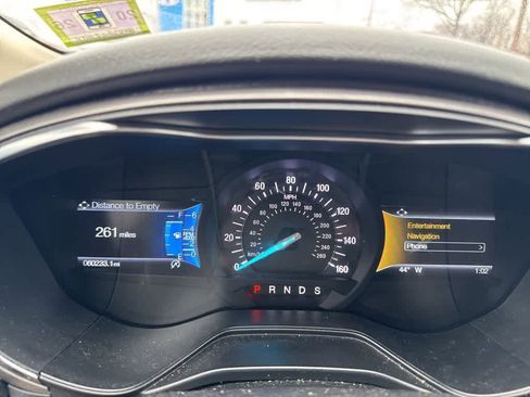 Used 2019 Ford Fusion SE image 21