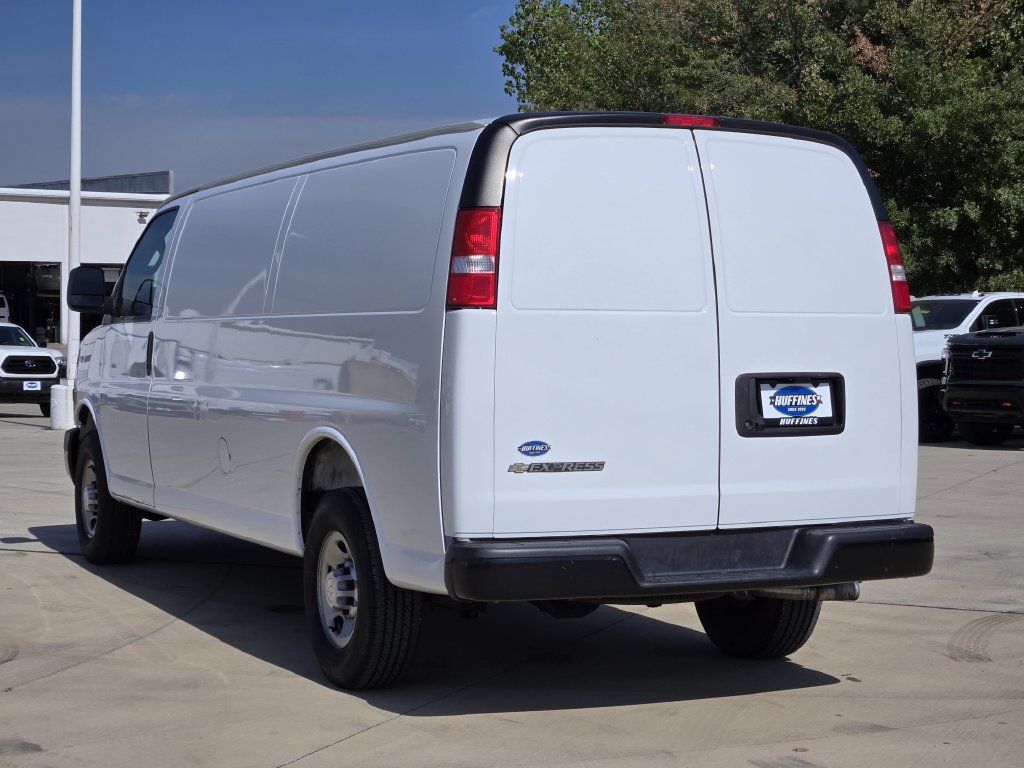 Used 2025 Chevrolet Express 2500 Extended w/ Driver Convenience Package RWD image 5