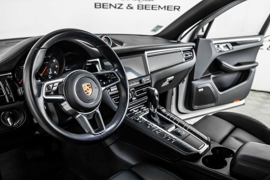 Used 2020 Porsche Macan AWD/4WD image 22