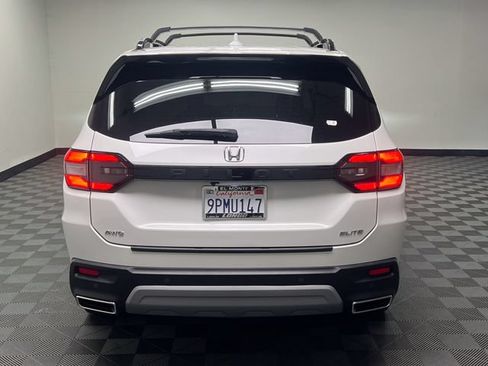 Used 2025 Honda Pilot Elite image 6