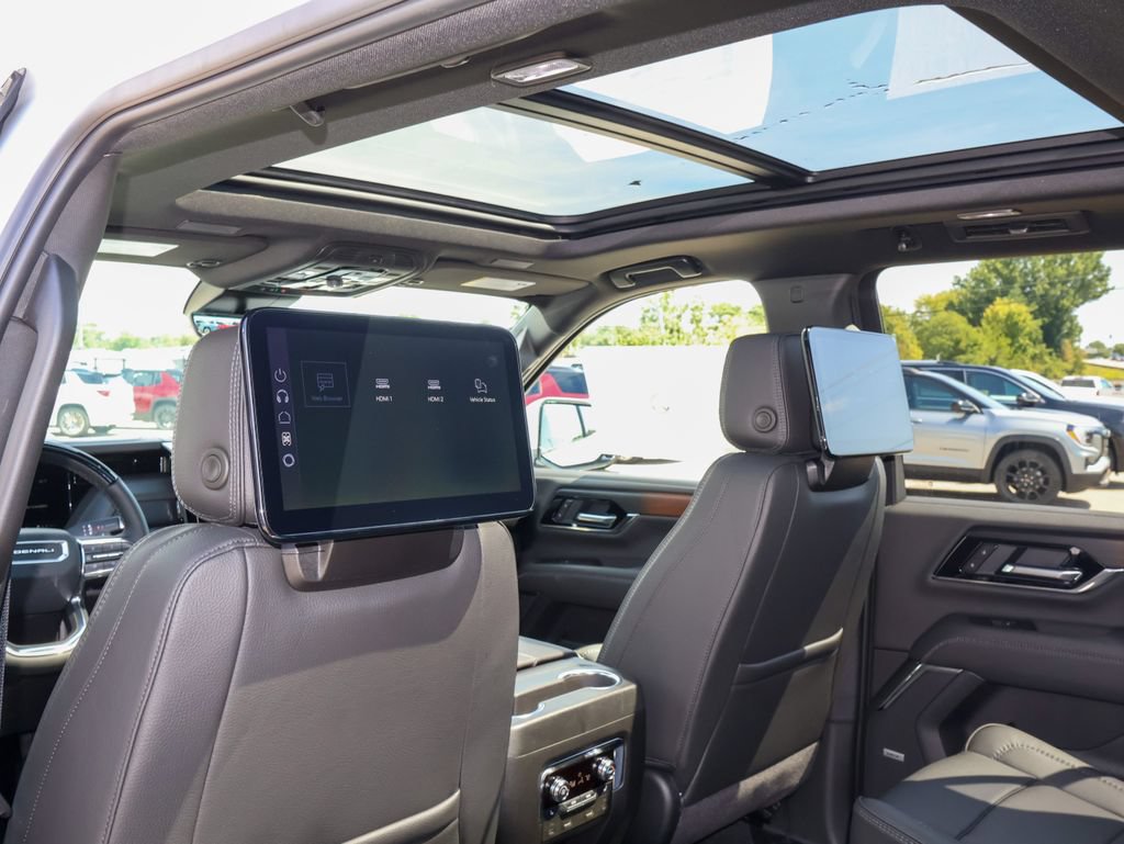New 2026 GMC Yukon XL Denali w/ Denali Reserve Package AWD/4WD image 17