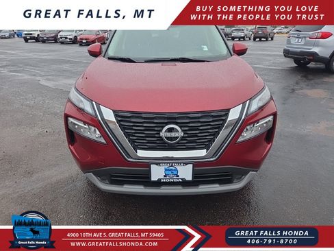 Used 2023 Nissan Rogue SV image 2