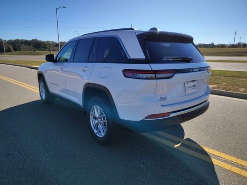 New 2025 Jeep Grand Cherokee Laredo X image 7