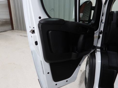 Used 2024 RAM ProMaster 2500 w/ Safety Group FWD image 24
