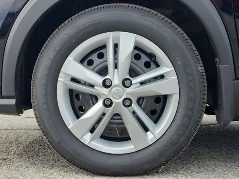 New 2025 Nissan Kicks Play S image 6