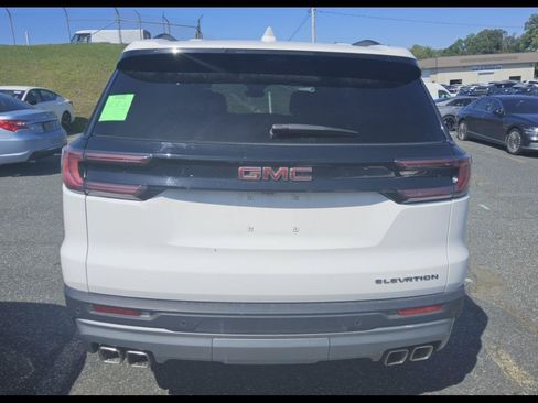 Used 2026 GMC Acadia Elevation w/ Elevation Premium Package FWD image 3