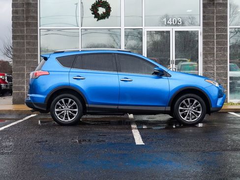 Used 2018 Toyota RAV4 Limited image 2