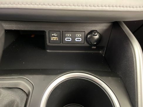 Certified 2023 Toyota Highlander L image 30