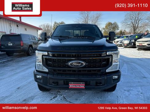 Used 2022 Ford F350 XLT w/ Black Appearance Package image 8