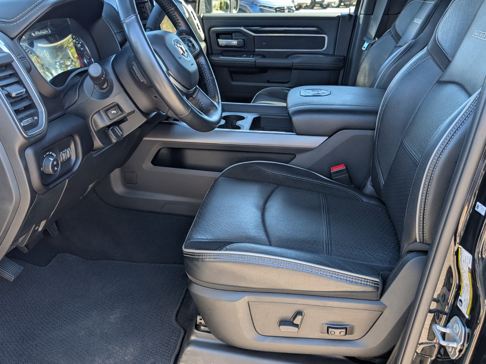 Used 2023 RAM 3500 Laramie AWD/4WD image 15