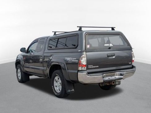 Used 2015 Toyota Tacoma 4x4 Access Cab V6 w/ TRD Off-Road Package image 4