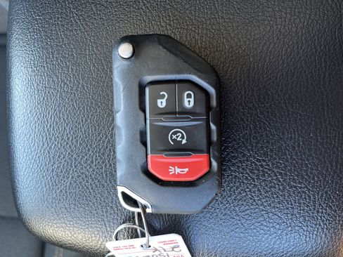 Used 2024 Jeep Wrangler Unlimited w/ Convenience Group image 30