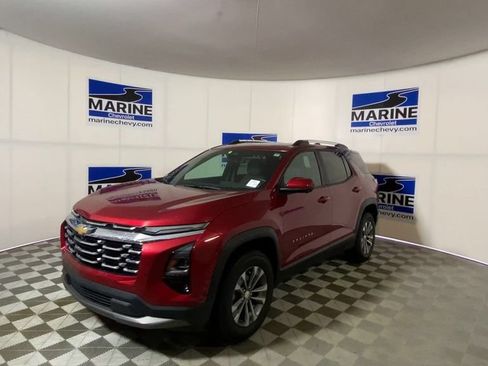 Used 2025 Chevrolet Equinox LT w/ Convenience Package II FWD image 6