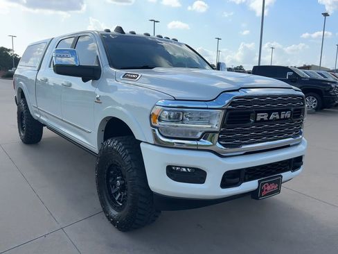 Used 2023 RAM 2500 Limited AWD/4WD image 3