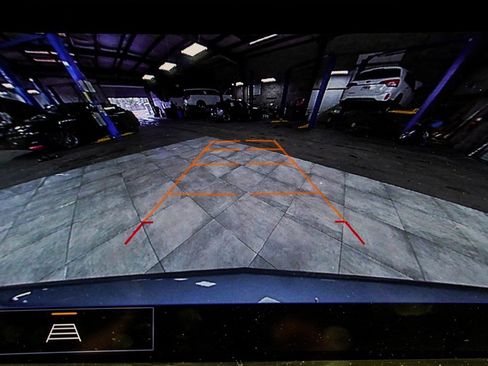 Used 2025 Cadillac XT6 Premium Luxury image 31