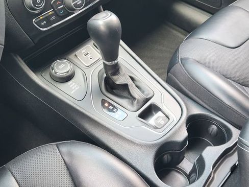 Certified 2022 Jeep Cherokee Latitude Lux AWD/4WD image 19