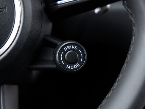 New 2026 Porsche Macan image 15