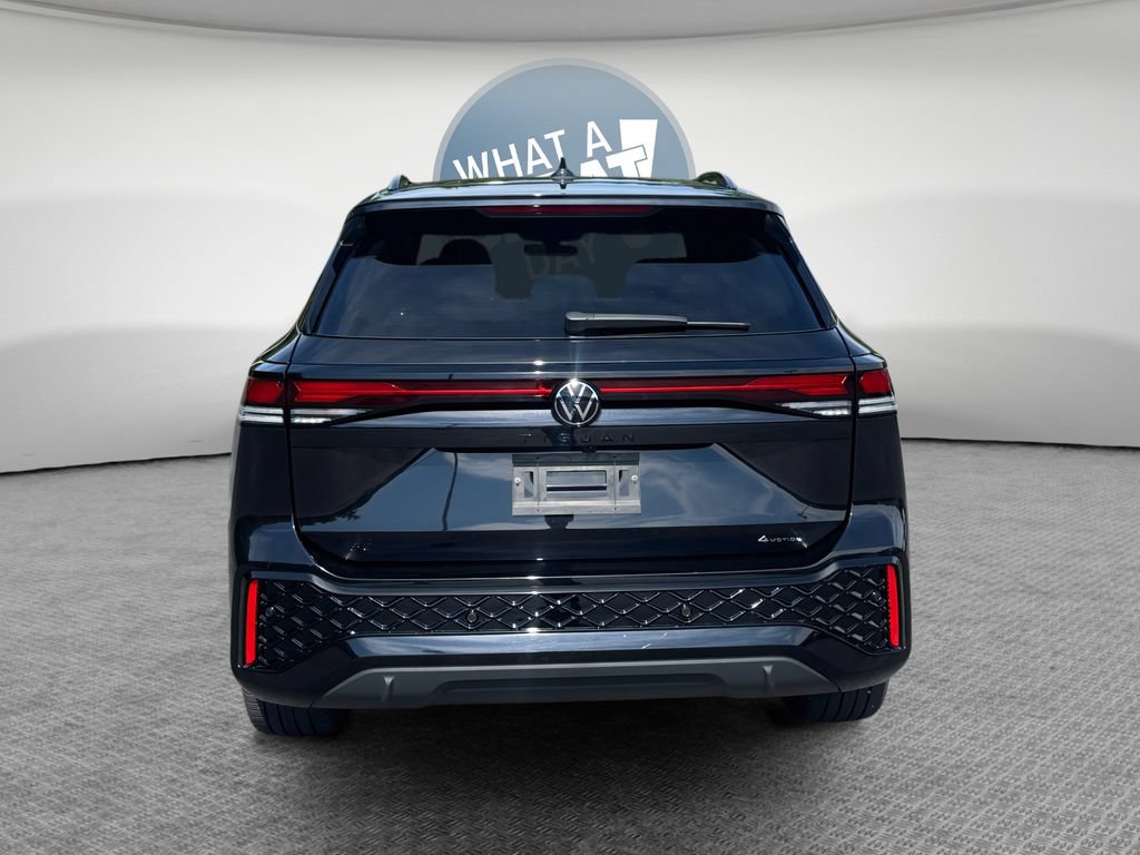 Used 2025 Volkswagen Tiguan SE R-Line AWD/4WD image 5
