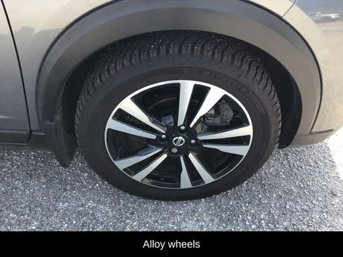 Used 2018 Nissan Kicks SV image 13