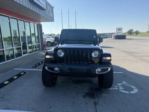 Used 2021 Jeep Gladiator Sport image 10