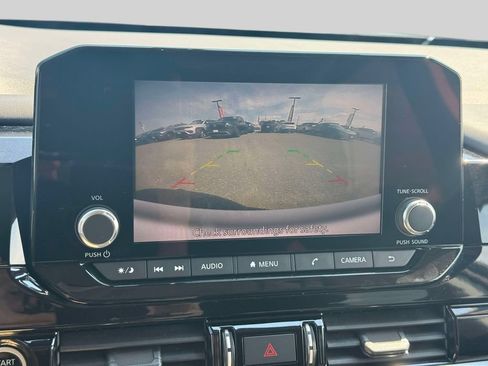 Used 2022 Nissan Pathfinder S AWD/4WD image 26