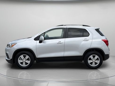 Used 2022 Chevrolet Trax LT w/ LT Convenience Package FWD image 5