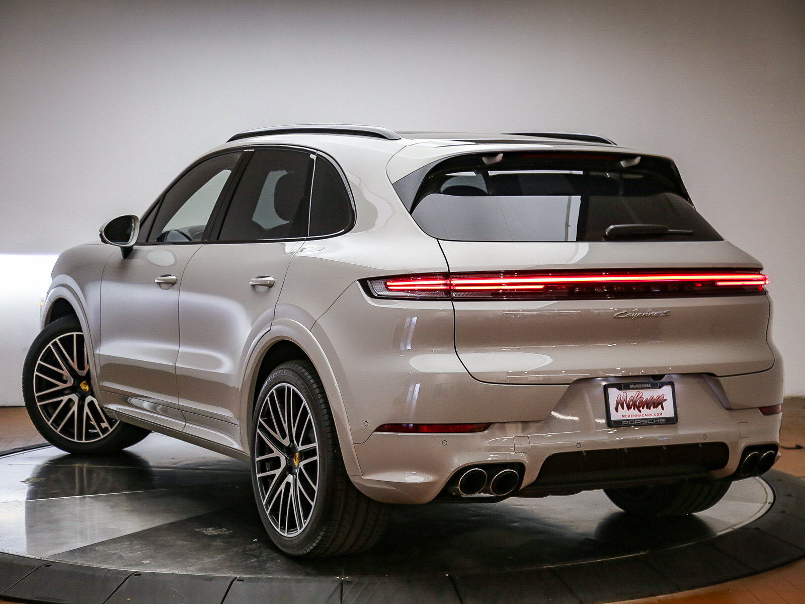 Certified 2024 Porsche Cayenne S AWD/4WD image 3
