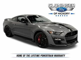 Used 2021 Ford Mustang Shelby GT500 w/ Technology Package RWD video 1