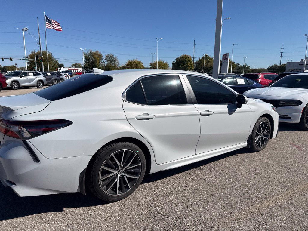 Used 2024 Toyota Camry SE w/ Cold Weather Package FWD image 3