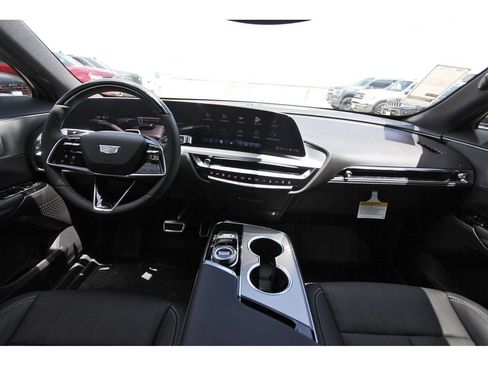 New 2027 Cadillac Lyriq Luxury AWD/4WD image 9