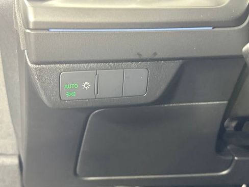 Used 2024 Audi Q4 e-tron Premium Plus w/ Premium Plus image 18